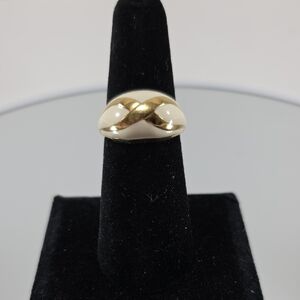 Vintage Avon Cream Enamel And Gold Ring